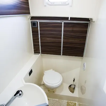 Bådhotel Jacht Motorowy Nautika 1300 Lux Wilkasy (Gizycko)