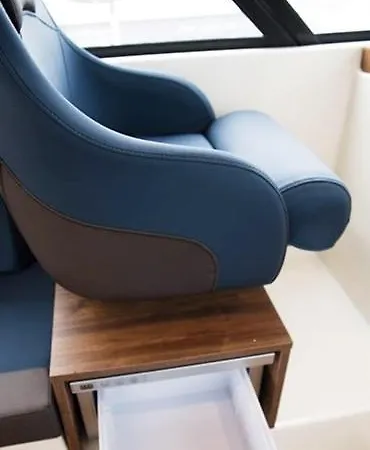 Jacht Motorowy Nautika 1300 Lux Bådhotel Wilkasy (Gizycko)
