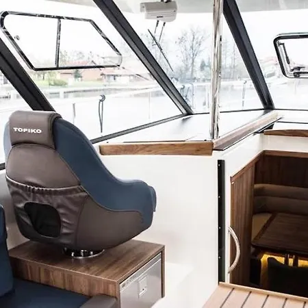 Jacht Motorowy Nautika 1300 Lux * Wilkasy (Gizycko)