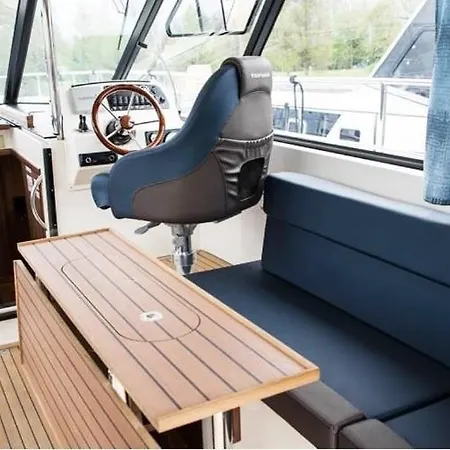 Bådhotel Jacht Motorowy Nautika 1300 Lux *
