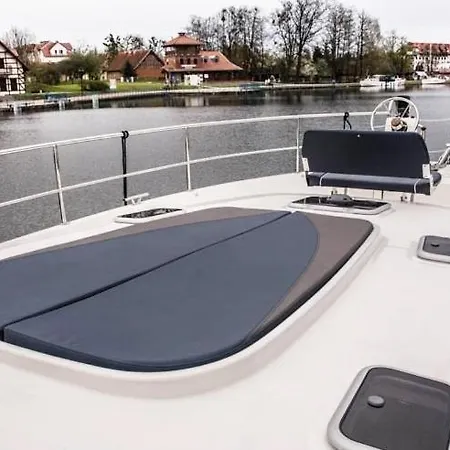 Bådhotel Jacht Motorowy Nautika 1300 Lux