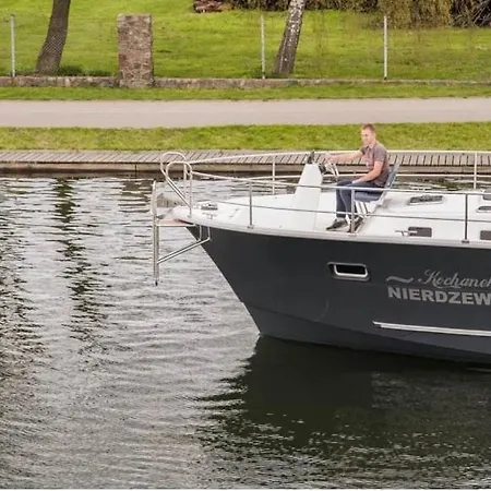Bådhotel Jacht Motorowy Nautika 1300 Lux