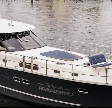 Bådhotel Jacht Motorowy Nautika 1300 Lux *