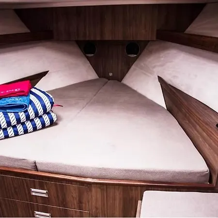 Jacht Motorowy Nautika 1300 Lux * Wilkasy (Gizycko)