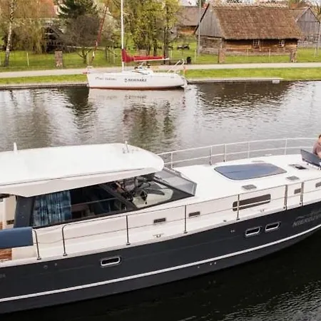 Bådhotel Jacht Motorowy Nautika 1300 Lux *