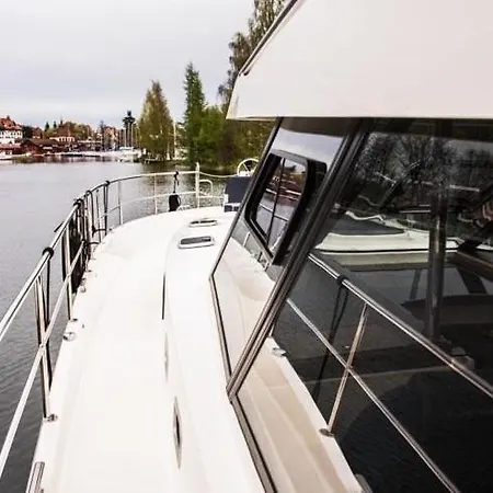 Jacht Motorowy Nautika 1300 Lux Bådhotel